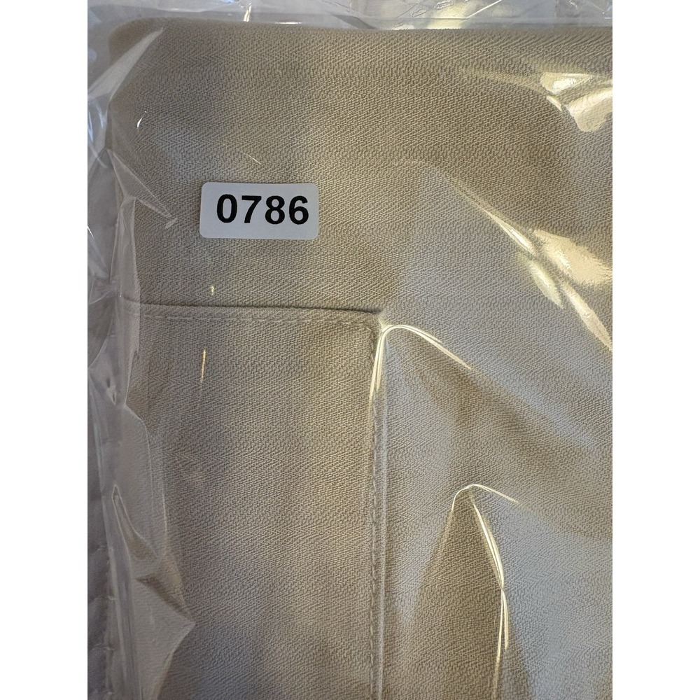 Old Navy Women's Y2K‎ Midrise Khaki Cargo Shorts, 10, 3.0 - Picture 8 of 8